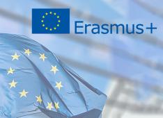 Image: Flaga UE i napis Erasmus+